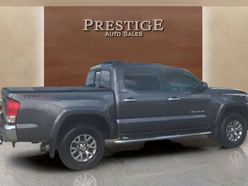 Used 2016 Toyota Tacoma SR5 RWD image 26