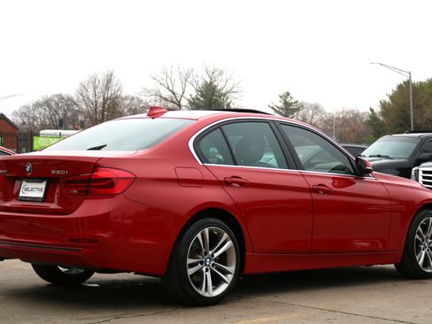 Used 2018 BMW 330i xDrive 330xi Sedan w/ Premium Package image 8