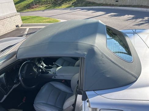 Used 2006 Chevrolet Corvette Convertible w/ Preferred Equipment Group RWD image 22