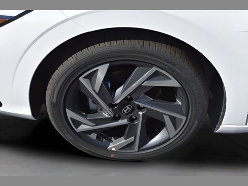 New 2026 Hyundai Elantra Limited FWD image 8
