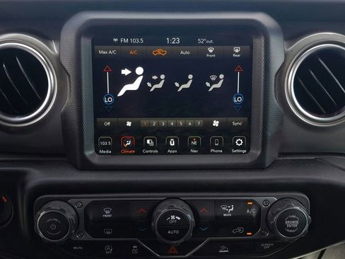 Used 2023 Jeep Gladiator Overland image 24