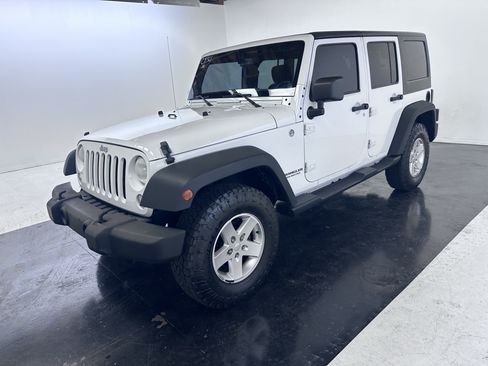 Used 2014 Jeep Wrangler Unlimited Sport w/ Quick Order Package 24S AWD/4WD image 5