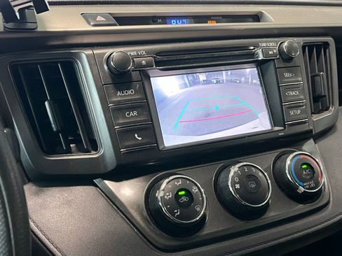 Used 2015 Toyota RAV4 LE AWD/4WD image 16