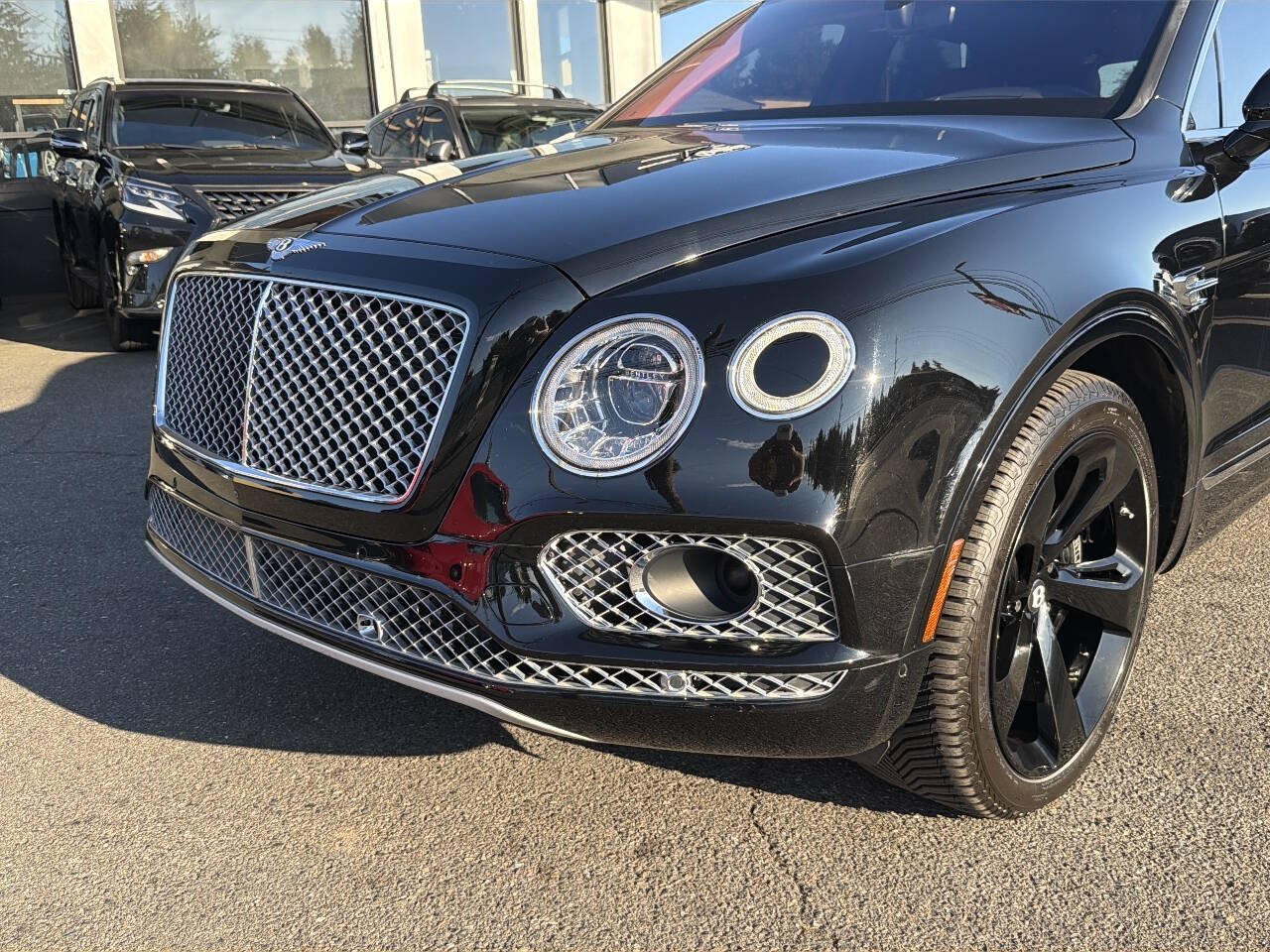 Used 2017 Bentley Bentayga AWD/4WD image 16