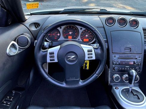 Used 2008 Nissan 350Z Touring image 9