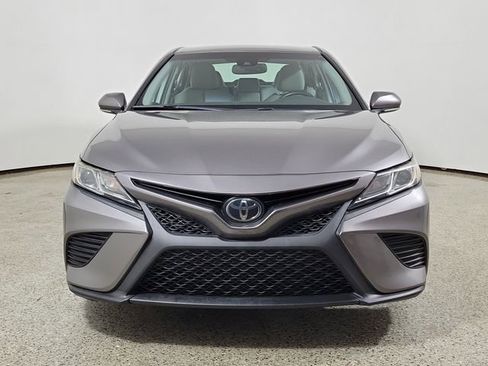 Used 2019 Toyota Camry SE w/ Convenience Package FWD image 3