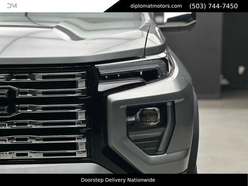 Used 2023 GMC Canyon Denali image 12