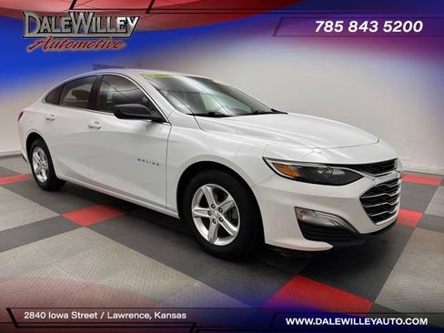 Used 2022 Chevrolet Malibu LS FWD image 1