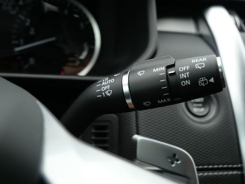 Used 2023 Land Rover Discovery S R-Dynamic AWD/4WD image 32