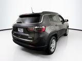 Used 2022 Jeep Compass Latitude image 5