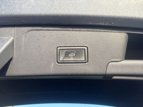 Used 2024 Volkswagen Atlas Cross Sport SE image 13