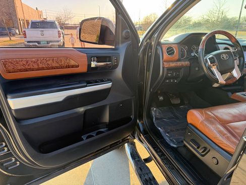 Used 2015 Toyota Tundra 1794 Edition image 9