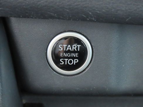 Used 2023 Nissan Rogue SL FWD image 30