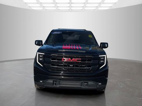 Used 2022 GMC Sierra 1500 Elevation w/ Elevation Premium Package RWD image 2