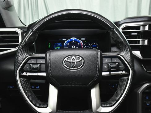 Used 2024 Toyota Sequoia Platinum image 31