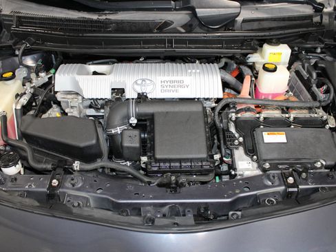 Used 2013 Toyota Prius Three FWD image 33