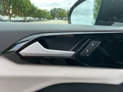 New 2026 Volkswagen Taos S image 17