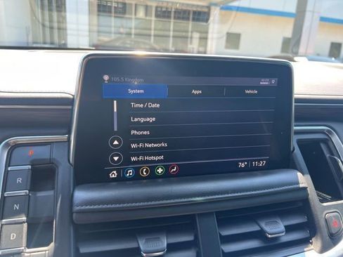 Used 2021 Chevrolet Suburban LT w/ LT Signature Package RWD image 18