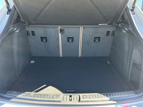 New 2026 Porsche Macan image 19