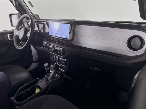 Used 2025 Jeep Wrangler Sport S image 25