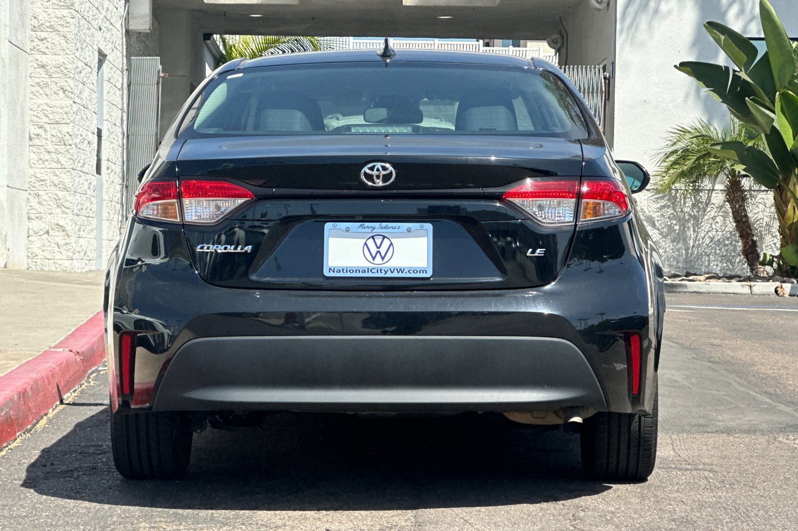 Used 2023 Toyota Corolla LE FWD image 5