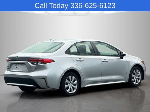 Used 2022 Toyota Corolla LE FWD image 5