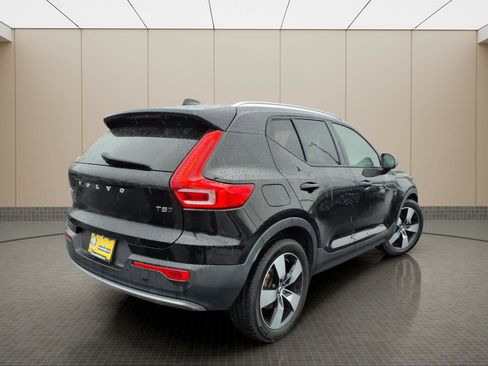 Used 2020 Volvo XC40 T5 Momentum w/ Protection Package Premier image 7