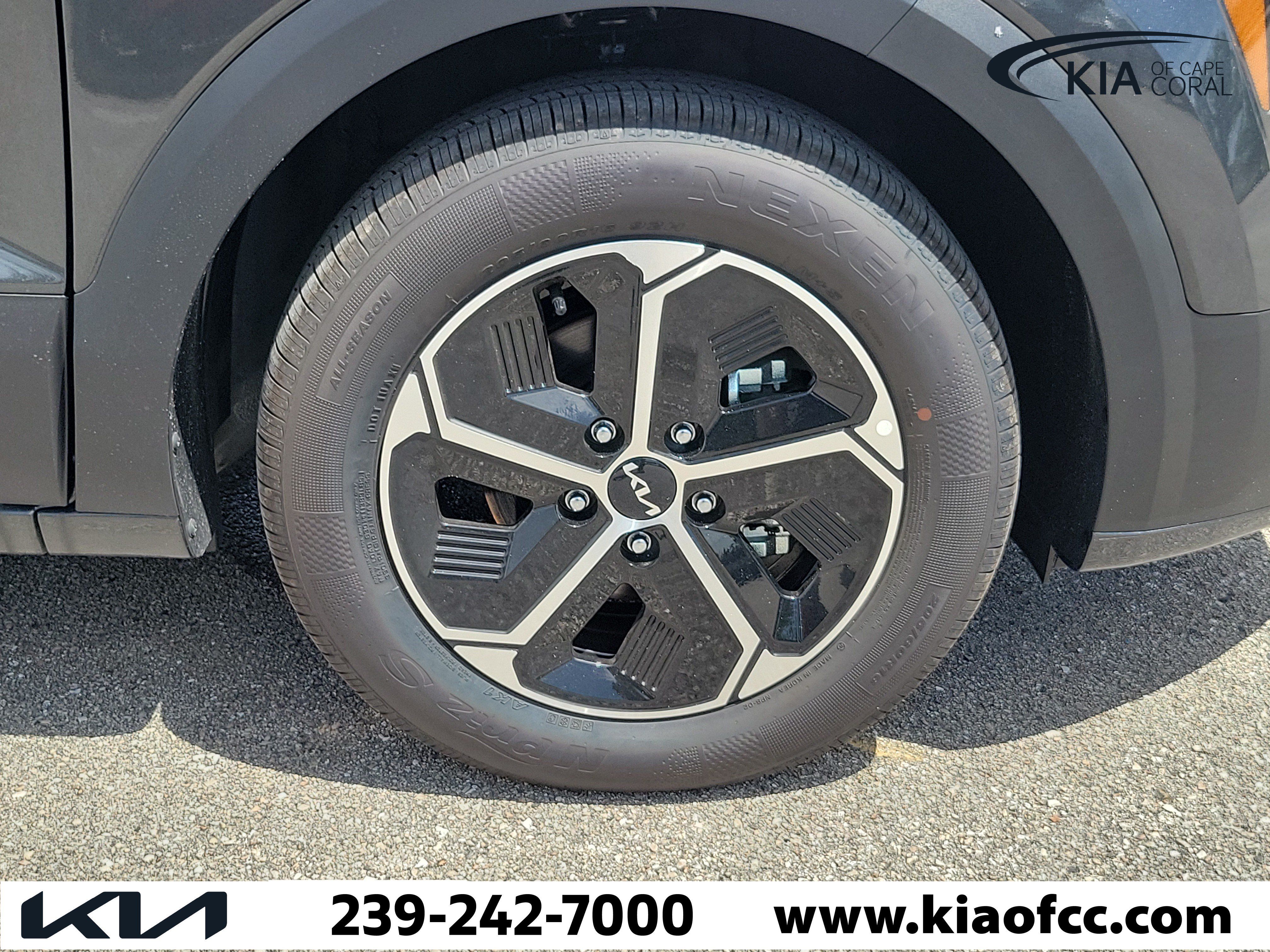 New 2026 Kia Niro EX FWD image 7