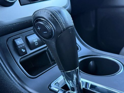 Used 2016 GMC Acadia SLE AWD/4WD image 35
