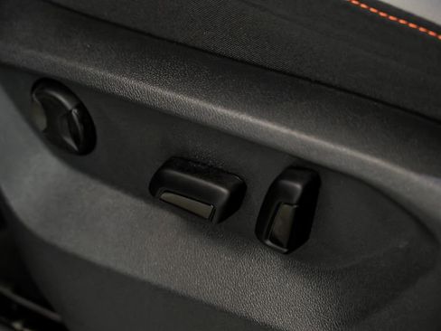 Used 2026 Volkswagen Atlas Peak Edition image 17