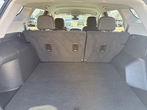 Used 2023 GMC Terrain SLE w/ Driver Convenience Package image 39