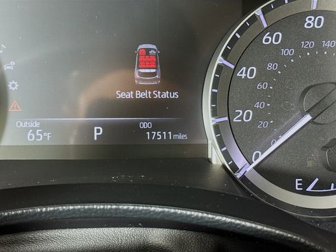 Certified 2023 Toyota Highlander XLE image 13