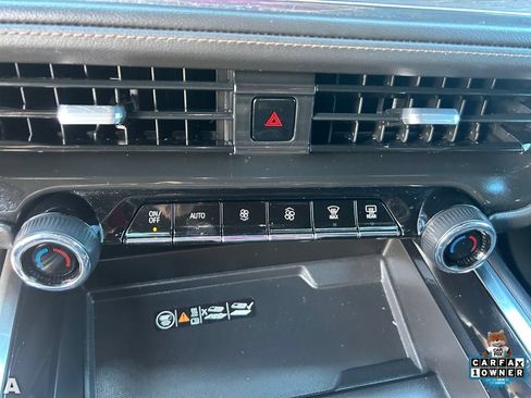 Used 2025 Chevrolet Tahoe High Country AWD/4WD image 24