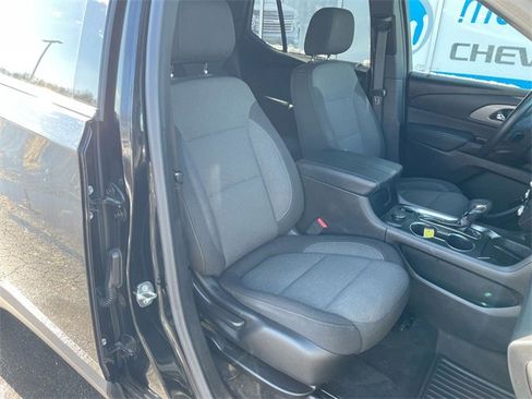 Used 2023 Chevrolet Traverse LT image 26