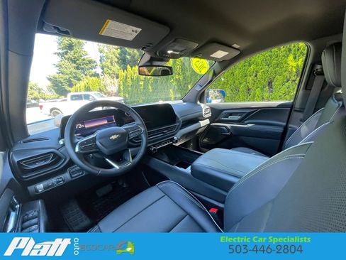 Used 2025 Chevrolet Silverado EV LT AWD/4WD image 36