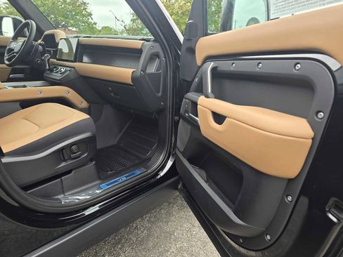 New 2025 Land Rover Defender 110 V8 image 11