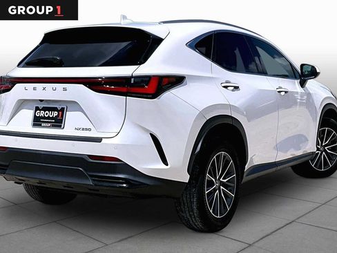 Used 2024 Lexus NX 250 FWD image 12