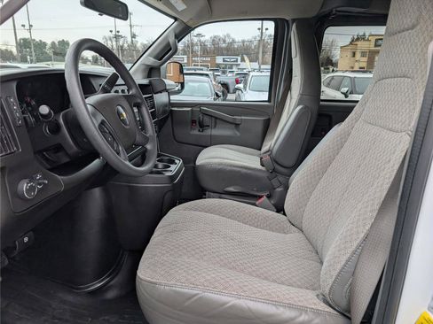 Used 2023 Chevrolet Express 3500 LS RWD image 16