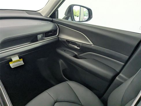 Used 2026 Toyota Grand Highlander XLE image 33