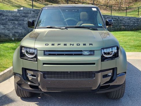 New 2026 Land Rover Defender 130 X-Dynamic SE AWD/4WD image 8