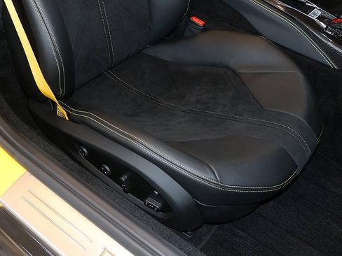 Certified 2021 Ferrari 812 GTS image 32