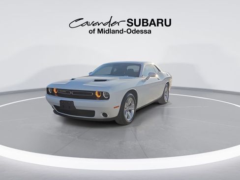 Used 2023 Dodge Challenger SXT RWD image 4
