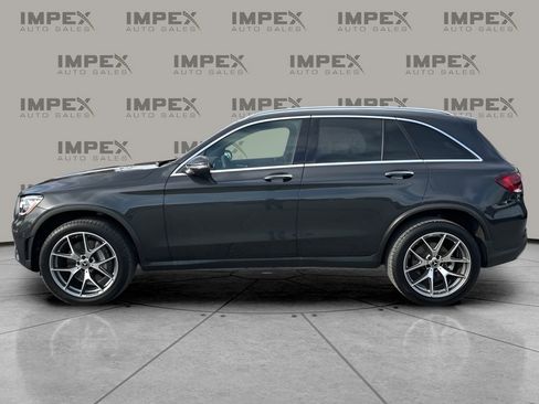 Used 2022 Mercedes-Benz GLC 300 4MATIC image 2