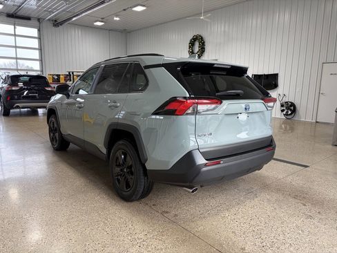 Used 2020 Toyota RAV4 XLE image 3