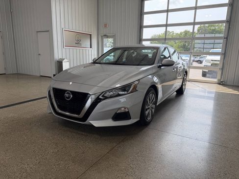 Used 2021 Nissan Altima 2.5 S FWD image 2