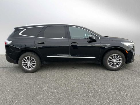 Used 2022 Buick Enclave Premium image 2