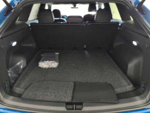 New 2025 Volkswagen Atlas Cross Sport SE image 10