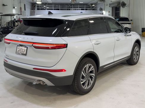 New 2026 Lincoln Corsair Premiere image 9