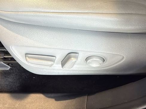 Certified 2021 Toyota Highlander XLE FWD image 20