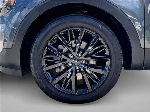 Used 2022 Kia Telluride SX w/ Towing Package FWD image 10